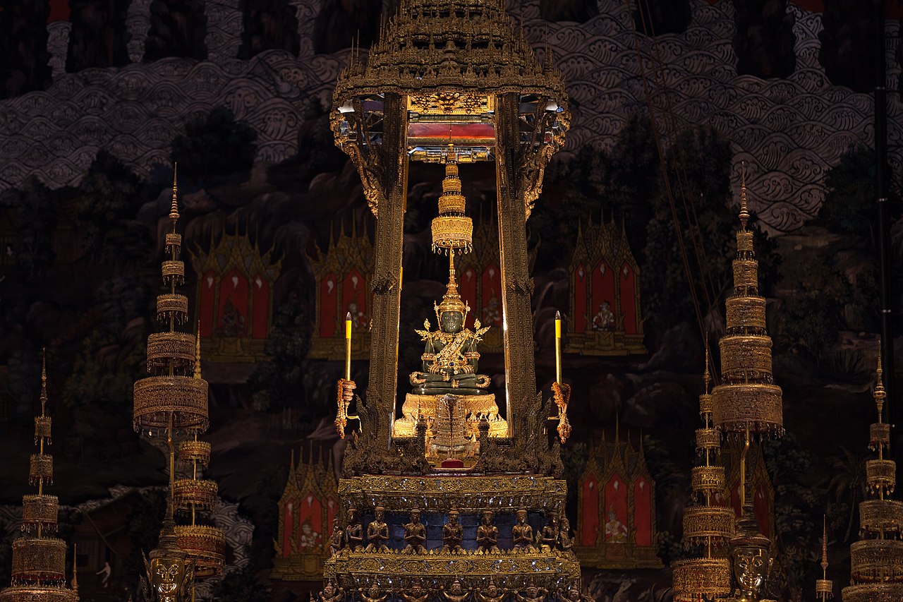 1280px-Summer_-_Emerald_Buddha.jpg