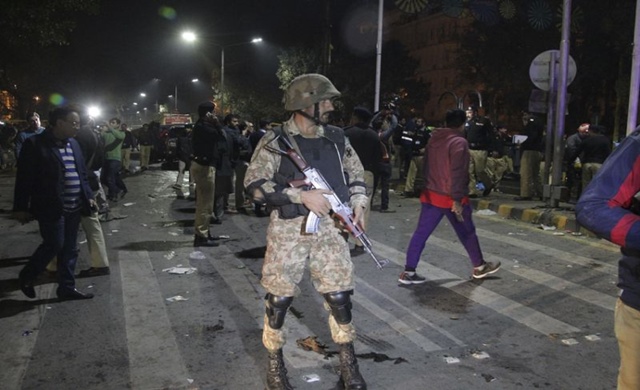 bomb_-in-NW-Pakistan.jpg