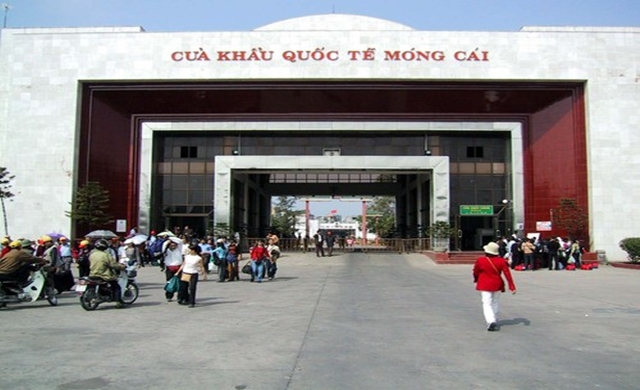 Mong-Cai-crossing.jpg
