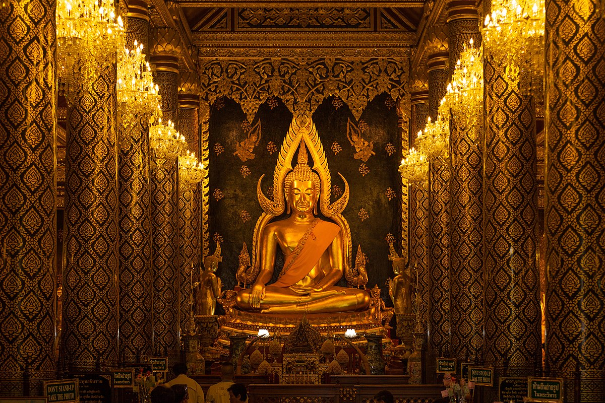 Phra_Phuttha_Chinnarat_(II).jpg