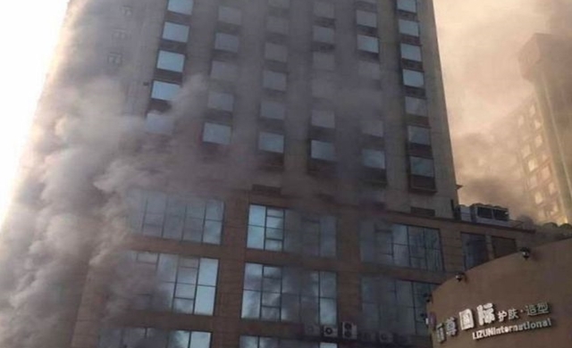 Several-trapped-after-huge-fire-engulfs-Nanchang-hotel.jpg