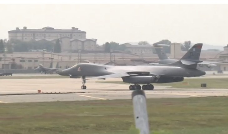 US-bombers-fly-over-South-Korea.jpg