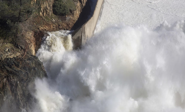 Water-from-Lake-Oroville-flows-down-damaged-spillway.jpg